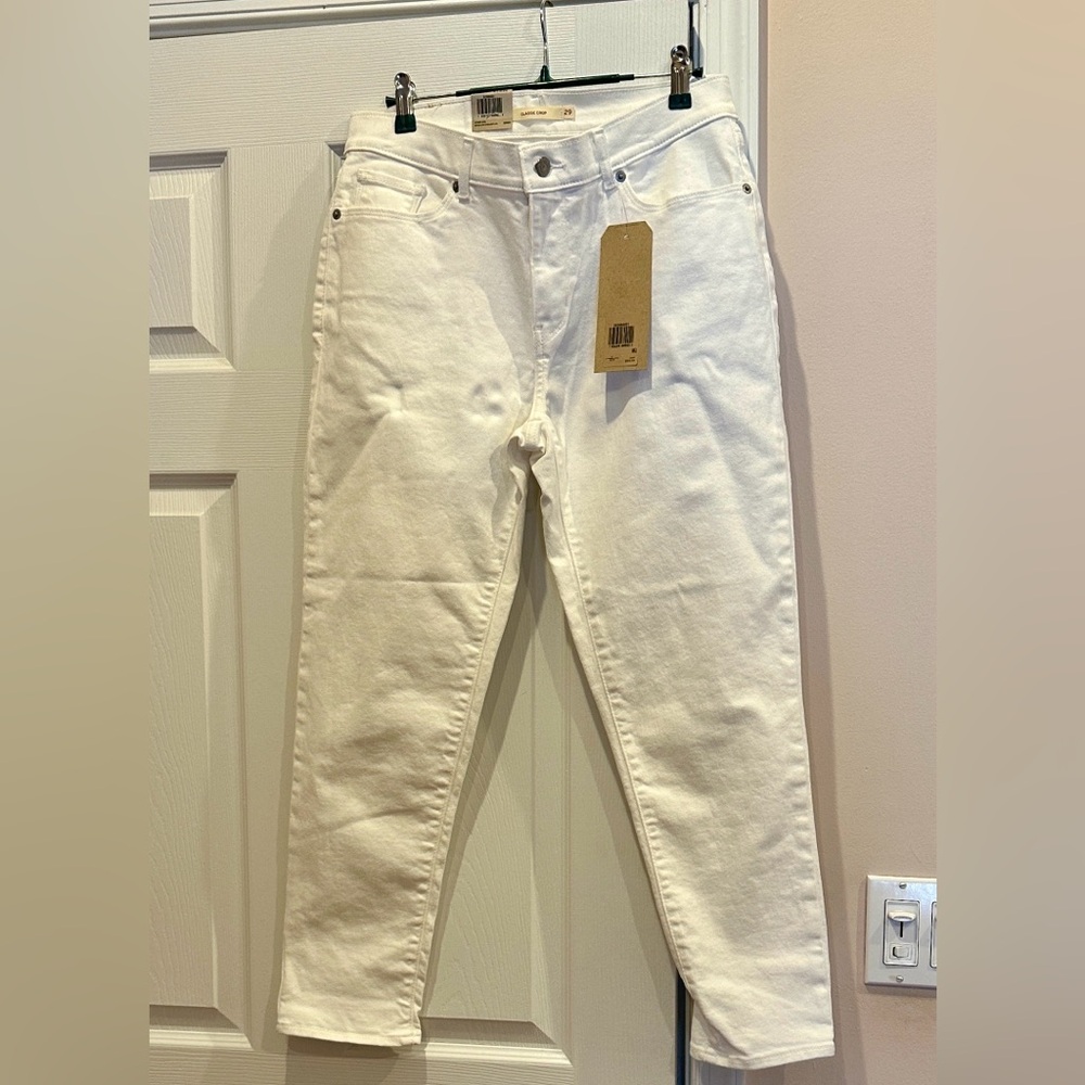 Women’s Levi’s Classic Crop White Jeans